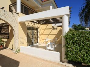 Отель Jacaranda Apartments