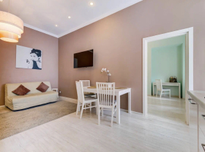 Апартаменты SweetHome на Мойке 44