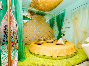 Апартаменты Квартирный Вопрос на Артема 89