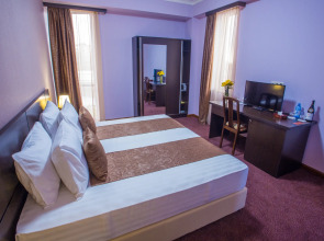 Отель Ani Central Inn