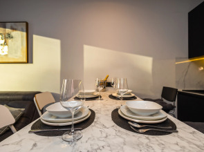 Апартаменты Представительский Люкс с Балконом Elite Apartments