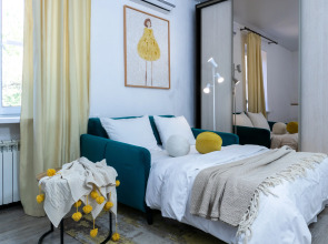 Апартаменты Атмосферные на набережной в доме с колоннами Ловец Снов 1