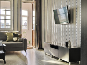 Квартира Комфортное Жилье в Центре Города с Видом на Реку Булак