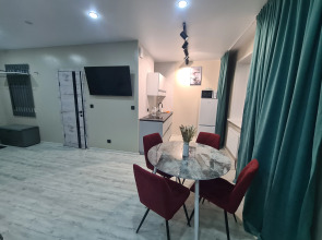 Апартаменты «Оазис» на Чертыгашева 166