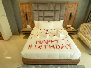 Отель The Plaza  and Resort