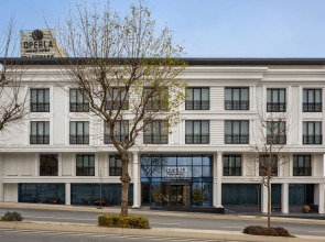 Trademark Collection by Wyndham Operla Airport Hotels