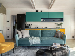 Частный Дом RiverDublDom  с баней и купелью у пруда в Новой Москве