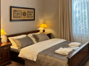 Апартаменты HISTORY 1888 Сentral Apartment & Excursions