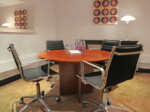 Отель Sheraton Kampala