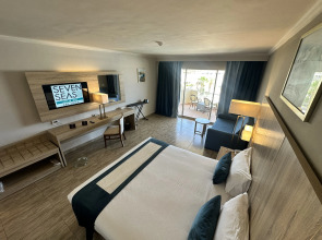 Seven Seas Jolie Bay