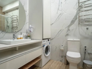 Апартаменты на Ялтинской улице, 12А. ЖК «Шато Лувр»