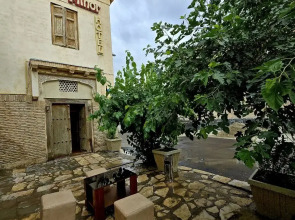 Отель Chor Minor 90 м до cтарого города мы готовы к осеннему празднику