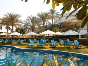 Отель Dubai Marine Beach Resort & Spa