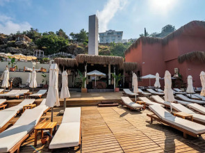 La Boutique Hotel & Suites (Adult Only 16+)