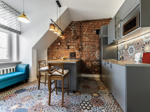 Апартаменты Яркий Лофт с видом на крыши