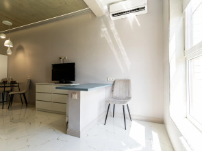 Апартаменты в Совpeмeннoм ЖK в Пяти Минутaх Ходьбы oт Мopя от LеtоApart