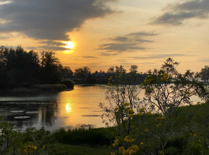 Апартаменты 2 спальни с видом на озеро в шаге от моря