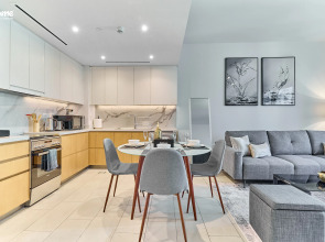 Апартаменты Bnbmehomes Marina Gem 5 min walk to Flying Cup - 2503