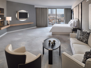 Отель Address Downtown