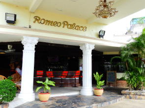 Отель Romeo Palace