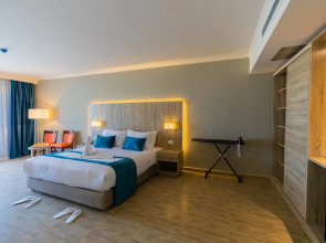 Seven Seas Jolie Bay