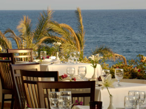 Отель Constantinou Bros Athena Royal Beach