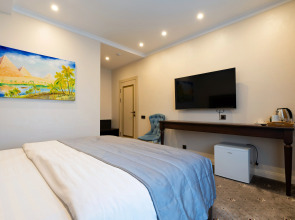 Отель Фараон