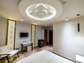 Отель Khans Palace