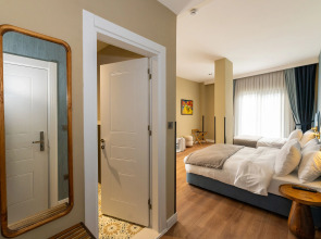 Nenessa Airport Hotel