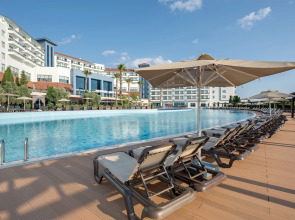 Royal Teos Thermal Resort Clinic & Spa (Halal Hotel)