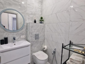 Квартира Flatirini с панорамными окнами в новом ЖК 1