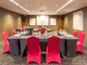 Отель Favehotel Sunset Seminyak