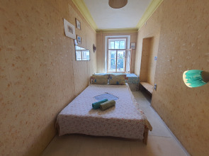 Бунгало Необустроенная Комната Творческого Человека в Трехкомнатной обычной квартир