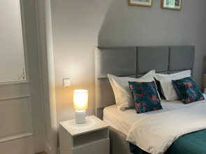 Квартира M.O.O.N APARTMENTS  Толе би Тулебаева кв 8 Центр