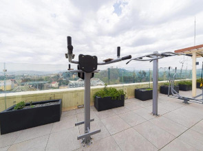 Апартаменты у Дендрария в ЖК Метрополь на самом высоком этаже, где есть бассейн