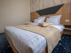 Отель Full House