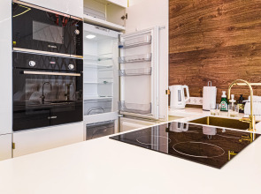 Апартаменты 18 этаж,студия 36кв.м,джакузи,балкон,вид на Волгу,новый дом,самый центр,вокзал пешком