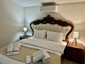 Отель Castle Family