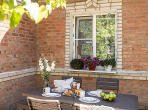 Частный Дом Уютный Дом в Тихом Центре Города для Семейного Отдыха