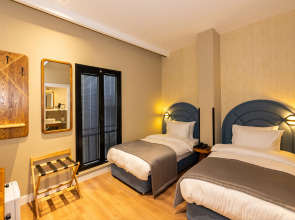 Nenessa Airport Hotel