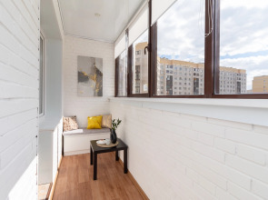 Квартира Happy House Просторная студия с балконом