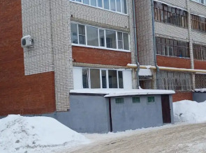 Апартаменты Современная 2 комнатная квартира в шаговой доступности от РКБ (больницы)