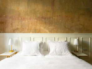 Unfound Door - Design Hotel