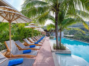 Отель Wyndham Grand Phuket Kalim Bay