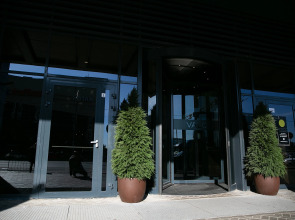 Апартаменты MyhomeYourhome на Салова 61