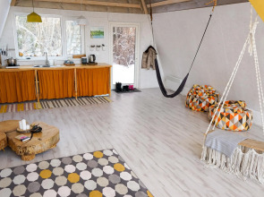 Дом Namaste vegetarian camp