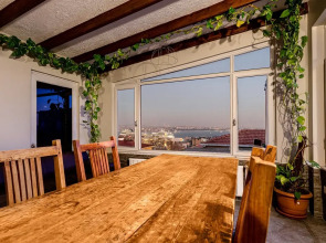Апартаменты 3 Bedroom Galata Apartment