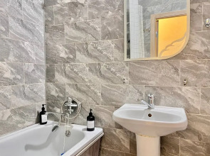 Апартаменты на Революции