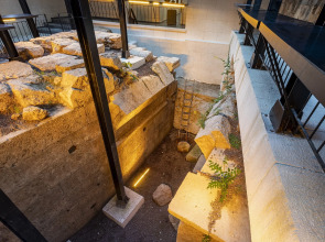 Отель WOO Town Suites