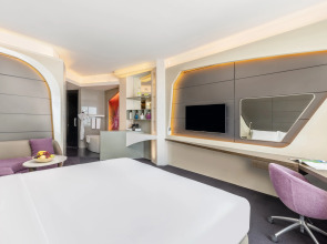 Отель V Hotel Dubai Curio Collection by Hilton